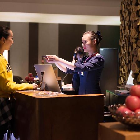 M Hotel Zhengzhou Esterno foto